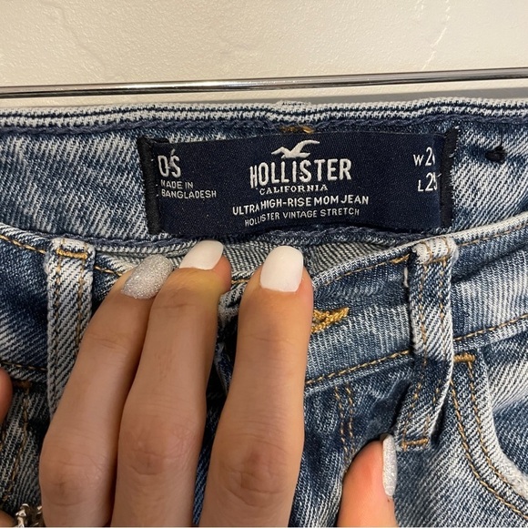 Hollister Ultra High-Rise Medium‎ Wash Mom Jeans Size 0 Short - Picture 4 of 7